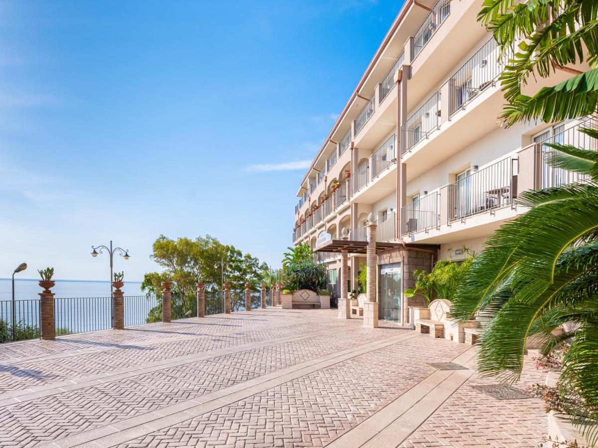 Hotel Antares Letojanni Ngoại thất bức ảnh
