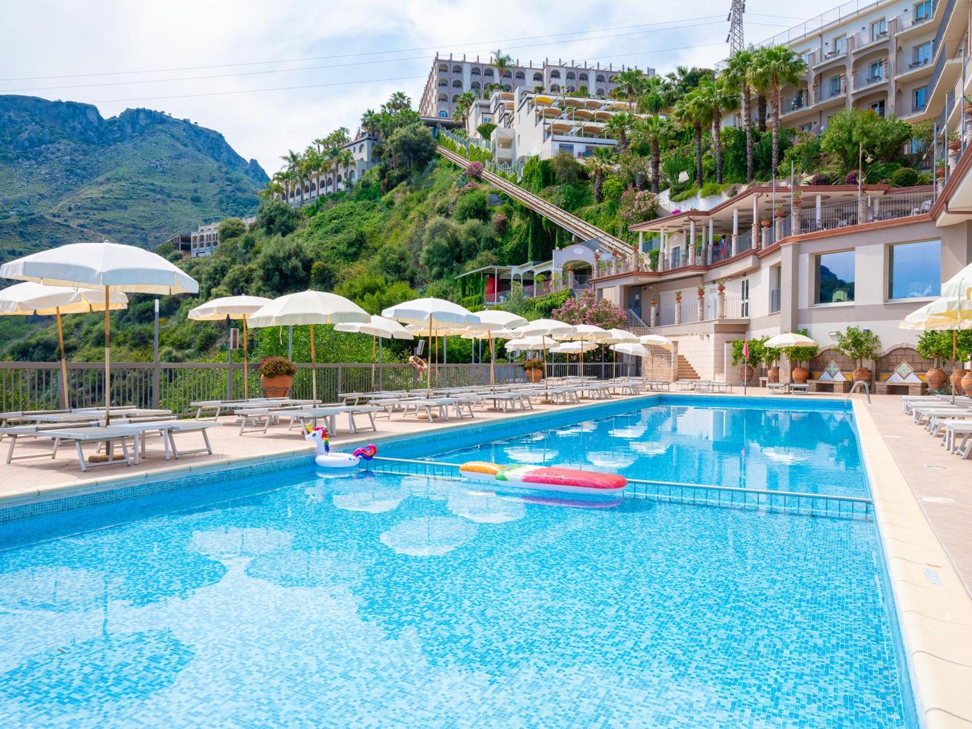 Hotel Antares Letojanni Ngoại thất bức ảnh
