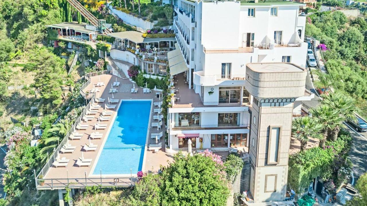 Hotel Antares Letojanni Ngoại thất bức ảnh