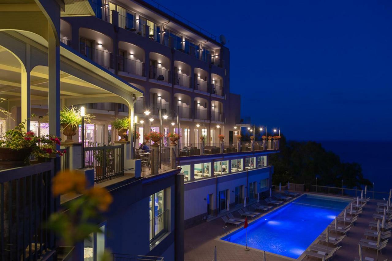 Hotel Antares Letojanni Ngoại thất bức ảnh